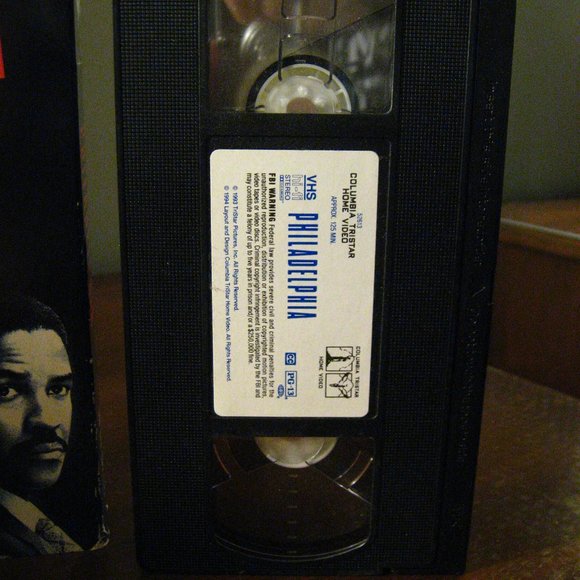 🌈 Philadelphia 1993 Movie VHS Video - Picture 3 of 10